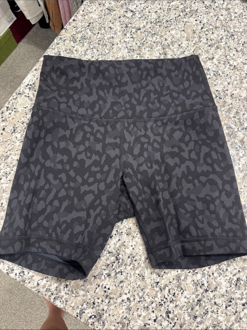 Lululemon Wunder Under Shorts 6”